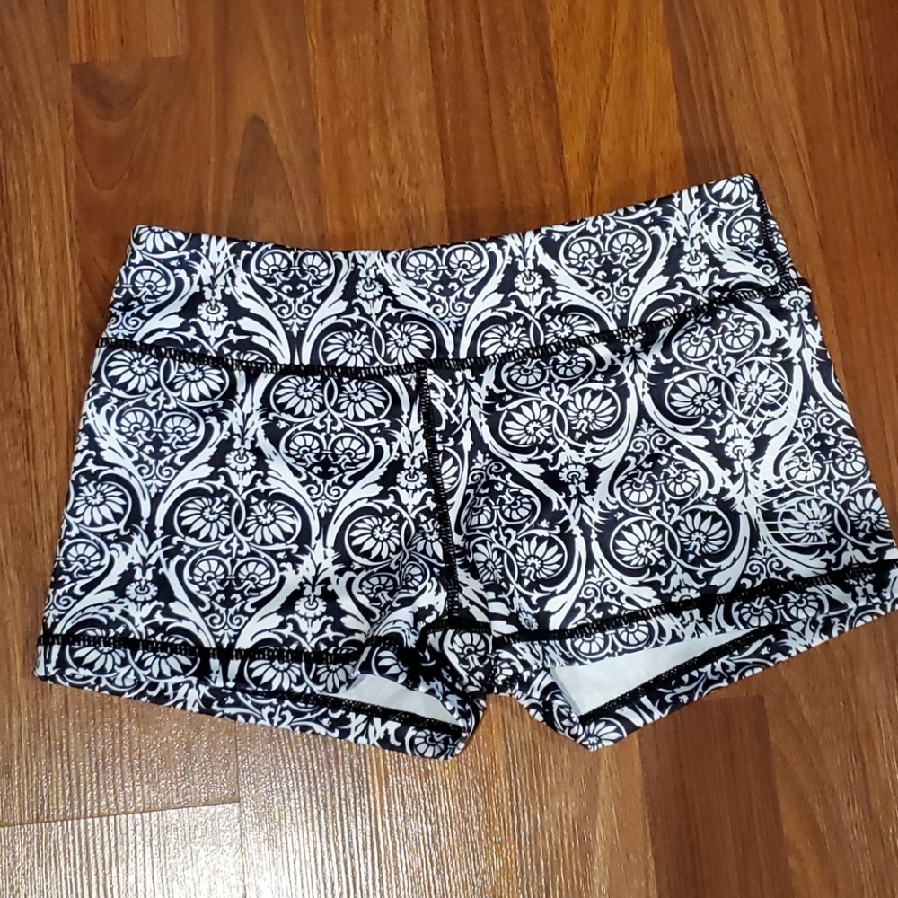 IAB Damask Shorts size medium crossfit gym WOD